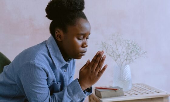 How to Pray for Financial Miracle - 9 Steps with Examples